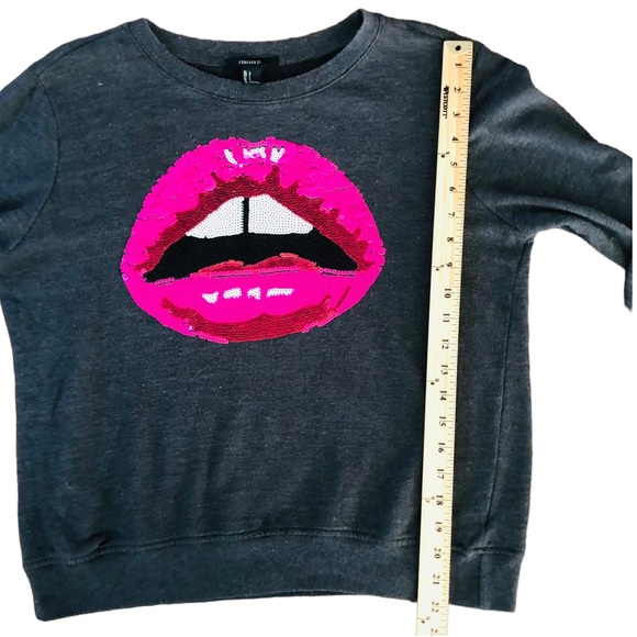 Forever 21 Lips Sweatshirt - Picture 6 of 9